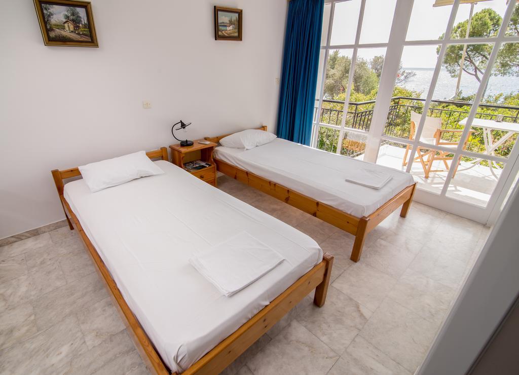 Theodora Apartments Avía Kültér fotó