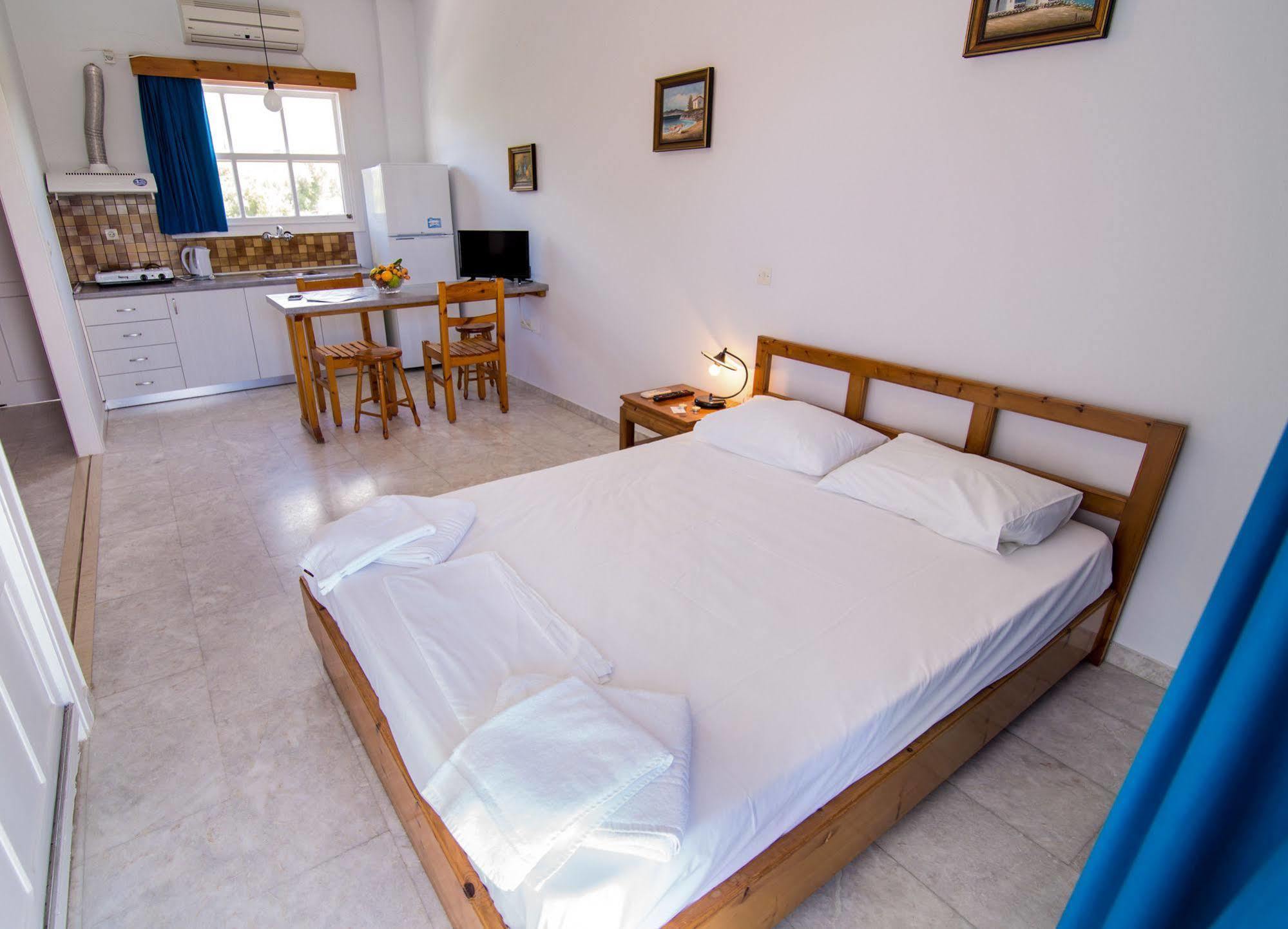 Theodora Apartments Avía Kültér fotó