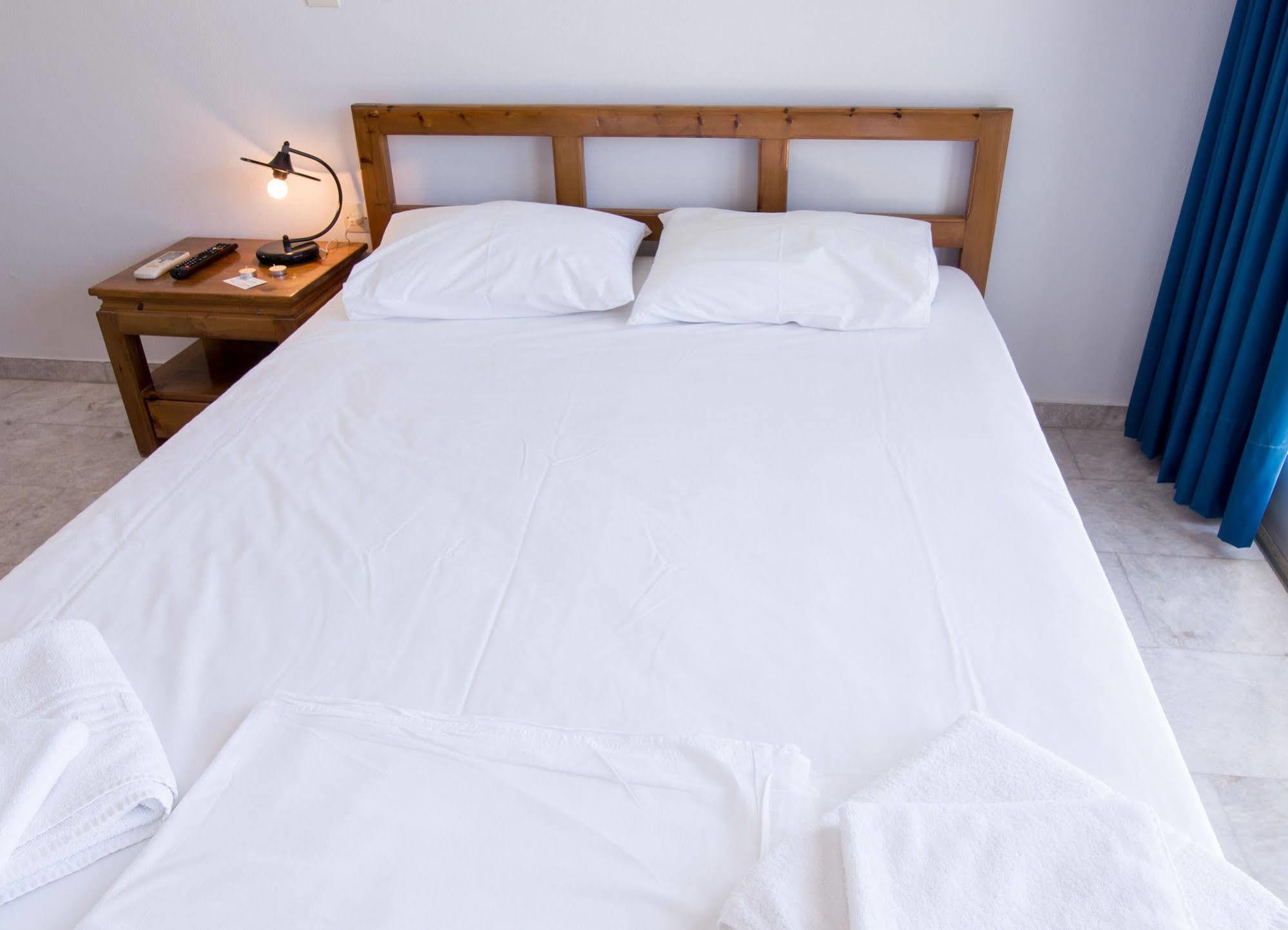 Theodora Apartments Avía Kültér fotó